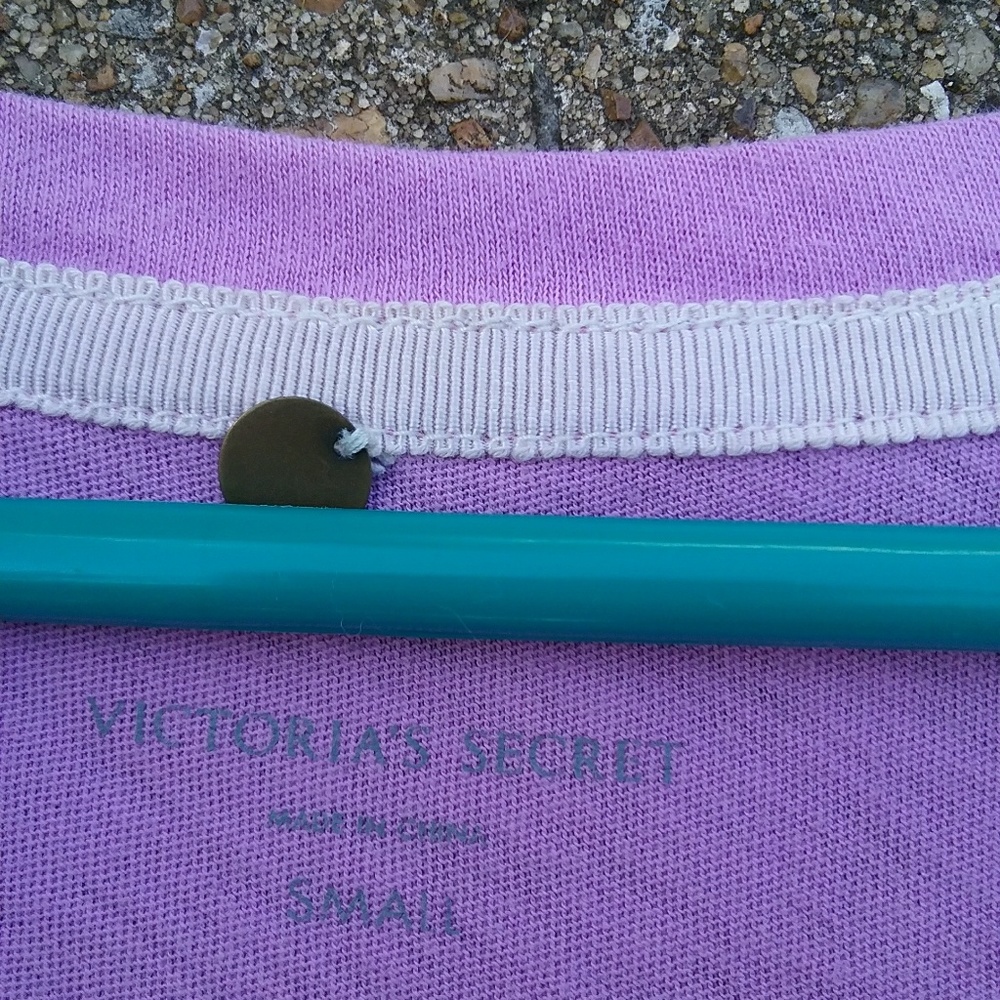 Victoria Secret Solid T - Picture 2 of 2